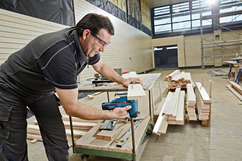 BOSCH Akku-Pendelhubstichsäge