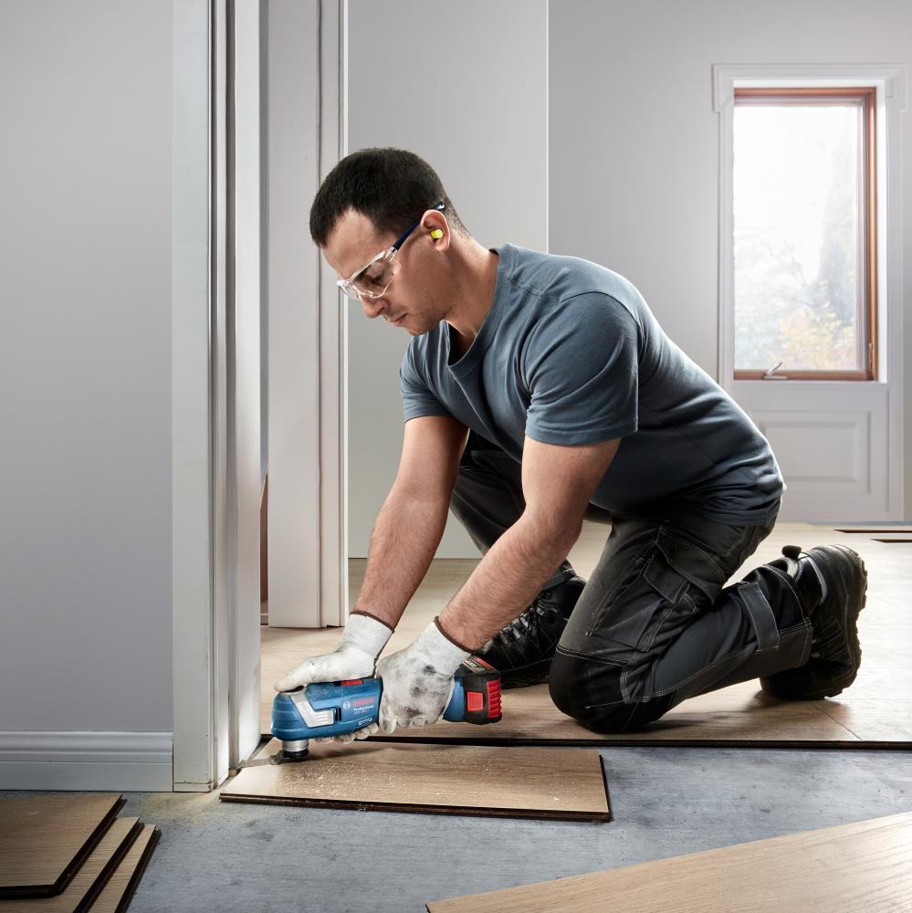 BOSCH Akku-Multitool + Zubehör, SOLO