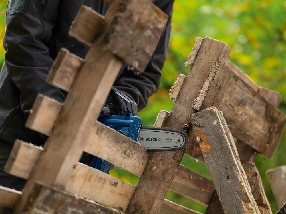 BOSCH Akku-Kettensäge, SOLO